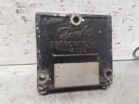 Terex T252 Tr250 Danfoss Proportional Valve End Plate 159h0996 - Atsarginės dalys - Teleskopinis krautuvas: foto 1 Terex T252 Tr250 Danfoss Proportional Valve End Plate 159h0996 - Atsarginės dalys - Teleskopinis krautuvas: foto 1
