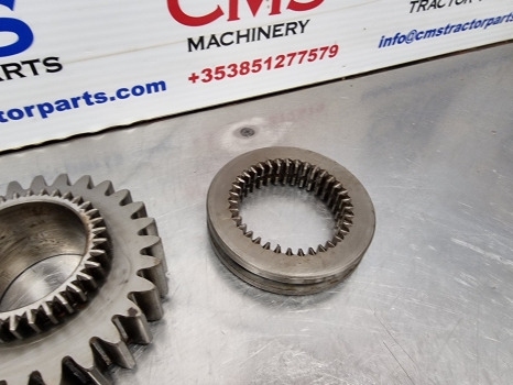 Case 1394, 1494, 1594 Transmission Dog Hub Gear Coupling K954305, K943644 - Transmisija: foto 5 Case 1394, 1494, 1594 Transmission Dog Hub Gear Coupling K954305, K943644 - Transmisija: foto 5