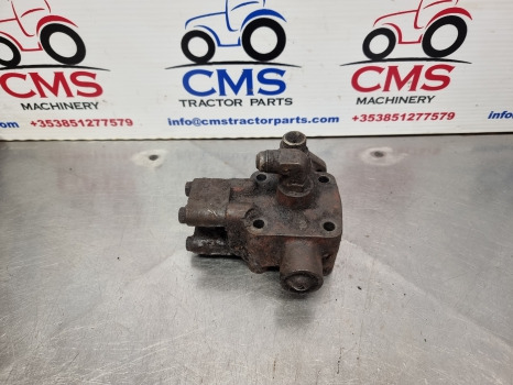 Case 1394, 885, David Brown 1690, 1490 Hydraulic Three Way Valve K929677 - Hidraulika: foto 4 Case 1394, 885, David Brown 1690, 1490 Hydraulic Three Way Valve K929677 - Hidraulika: foto 4