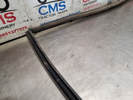 Case 1394, Case 94, 90 Series, Cab Back Windows Seal K303592 - Langas ir dalys: foto 4 Case 1394, Case 94, 90 Series, Cab Back Windows Seal K303592 - Langas ir dalys: foto 4