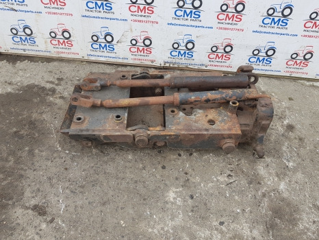 Case 5140, 5120, 5130 Pick Up Hitch For Parts 1974120c5, 1974107c5 - Rėmas/ Važiuoklė: foto 1 Case 5140, 5120, 5130 Pick Up Hitch For Parts 1974120c5, 1974107c5 - Rėmas/ Važiuoklė: foto 1
