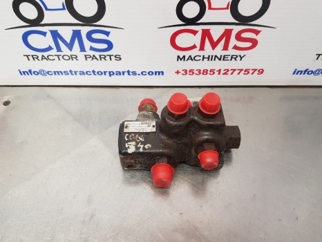 Case 5140, 5130, 5120, 5150trailer Brake Valve 1533774c2 - Transmisija: foto 1 Case 5140, 5130, 5120, 5150trailer Brake Valve 1533774c2 - Transmisija: foto 1