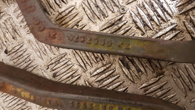 Case International 856, 895 Xl Brake Pedals 3232965r92, 3232966r92, 3232959r2 - Stabdžių dalys - Traktorius: foto 3 Case International 856, 895 Xl Brake Pedals 3232965r92, 3232966r92, 3232959r2 - Stabdžių dalys - Traktorius: foto 3