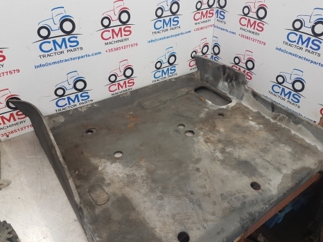 Case Mxm Series Mxm165, Mxm175, Mxm180, Mxm190 Cab Floor Mat 82023465, 82020004 - Kabina ir interjeras - Traktorius: foto 2 Case Mxm Series Mxm165, Mxm175, Mxm180, Mxm190 Cab Floor Mat 82023465, 82020004 - Kabina ir interjeras - Traktorius: foto 2