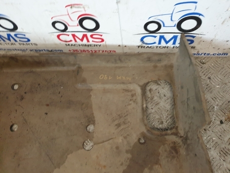 Case Mxm Series Mxm165, Mxm175, Mxm180, Mxm190 Cab Floor Mat 82023465 - Kabina ir interjeras - Traktorius: foto 2 Case Mxm Series Mxm165, Mxm175, Mxm180, Mxm190 Cab Floor Mat 82023465 - Kabina ir interjeras - Traktorius: foto 2