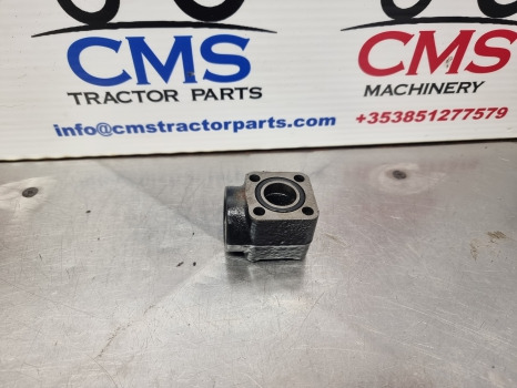 Case Mxu100, New Holland T6000, Tsa, Transmission Flange 5192922 - Pavarų dėžė: foto 3 Case Mxu100, New Holland T6000, Tsa, Transmission Flange 5192922 - Pavarų dėžė: foto 3