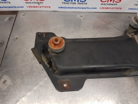 Claas Arion 640, 500, 600 Catalyst Filter Support 0011470820, 0011470480 - Išmetimo sistema - Traktorius: foto 4 Claas Arion 640, 500, 600 Catalyst Filter Support 0011470820, 0011470480 - Išmetimo sistema - Traktorius: foto 4