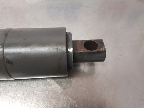 Claas Arion 640, Ares 550, 640, 566 Lift Cylinder 6005029892, 6005021176 - Hidraulika: foto 3 Claas Arion 640, Ares 550, 640, 566 Lift Cylinder 6005029892, 6005021176 - Hidraulika: foto 3