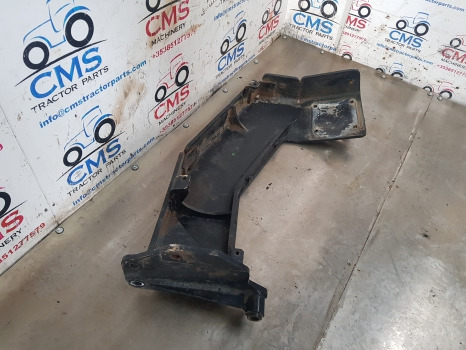 Claas Arion A34, A35 Series 530 Exhaust Pipe Support 0021585065 - Išmetimo sistema: foto 4 Claas Arion A34, A35 Series 530 Exhaust Pipe Support 0021585065 - Išmetimo sistema: foto 4