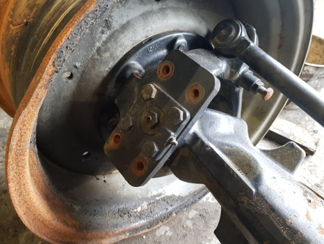 Deutz Agrotron 6120.4 Front Axle Suspension Casting 0.016.0971.0/40, 04455624/30 - Pakaba: foto 1 Deutz Agrotron 6120.4 Front Axle Suspension Casting 0.016.0971.0/40, 04455624/30 - Pakaba: foto 1