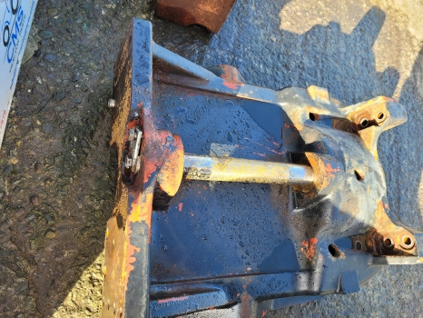 Deutz Agrotron Series 135, 150, 150.7 Front Axle Support Frame Bolster 04416542, 04422720 - Pakaba: foto 4 Deutz Agrotron Series 135, 150, 150.7 Front Axle Support Frame Bolster 04416542, 04422720 - Pakaba: foto 4