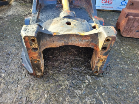 Deutz Agrotron Series 135, 150, 150.7 Front Axle Support Frame Bolster 04416542, 04422720 - Pakaba: foto 3 Deutz Agrotron Series 135, 150, 150.7 Front Axle Support Frame Bolster 04416542, 04422720 - Pakaba: foto 3