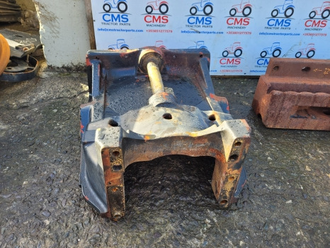 Deutz Agrotron Series 135, 150, 150.7 Front Axle Support Frame Bolster 04416542, 04422720 - Pakaba: foto 1 Deutz Agrotron Series 135, 150, 150.7 Front Axle Support Frame Bolster 04416542, 04422720 - Pakaba: foto 1