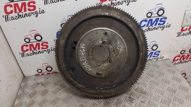 Ford 10, 30 Series 4610 Ap Engine Flywheel 83933422. For 13 Inch Clutch. - Smagratis - Traktorius: foto 1 Ford 10, 30 Series 4610 Ap Engine Flywheel 83933422. For 13 Inch Clutch. - Smagratis - Traktorius: foto 1