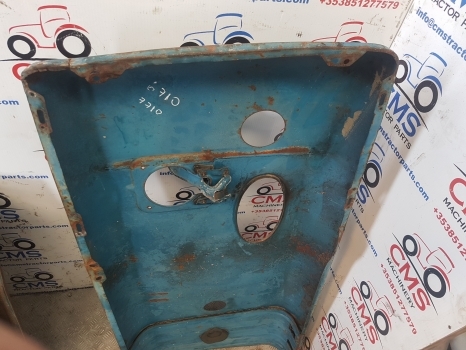 Ford 10 Series 7710, 6710 Bonnet Hood Panel 5 Holes, E1nn16a724aa, D8nn16a724ba - Kapotas - Traktorius: foto 3 Ford 10 Series 7710, 6710 Bonnet Hood Panel 5 Holes, E1nn16a724aa, D8nn16a724ba - Kapotas - Traktorius: foto 3