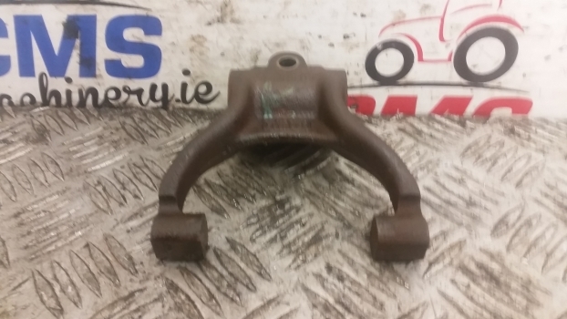 Ford 2600, 3600, 2000 Rear Axle Differential Lock Fork C5nn4n053a, C7nn7n515 - Diferencialas - Traktorius: foto 3 Ford 2600, 3600, 2000 Rear Axle Differential Lock Fork C5nn4n053a, C7nn7n515 - Diferencialas - Traktorius: foto 3