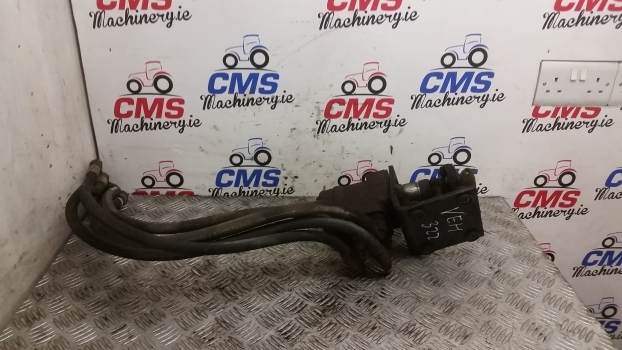 Ford 30, 10 S 4630 Danfoss Steering Motor Valve 83986295, E9223a244ba, 150n1260 - Vairavimo sistema - Traktorius: foto 1 Ford 30, 10 S 4630 Danfoss Steering Motor Valve 83986295, E9223a244ba, 150n1260 - Vairavimo sistema - Traktorius: foto 1
