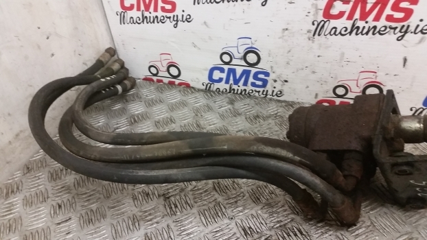 Ford 30, 10 S 4630 Danfoss Steering Motor Valve 83986295, E9223a244ba, 150n1260 - Vairavimo sistema - Traktorius: foto 4 Ford 30, 10 S 4630 Danfoss Steering Motor Valve 83986295, E9223a244ba, 150n1260 - Vairavimo sistema - Traktorius: foto 4