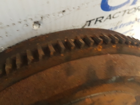 Ford 4600 Engine Flywheel And Ring Gear - Smagratis - Traktorius: foto 2 Ford 4600 Engine Flywheel And Ring Gear - Smagratis - Traktorius: foto 2