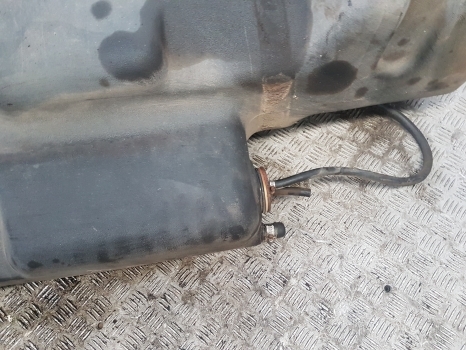 Ford 5610, 6610, 6810, 7410 Sq Cab Fuel Tank E6nn9002ba, E4nn9002ad, 83960241 - Degalų bakas - Traktorius: foto 4 Ford 5610, 6610, 6810, 7410 Sq Cab Fuel Tank E6nn9002ba, E4nn9002ad, 83960241 - Degalų bakas - Traktorius: foto 4