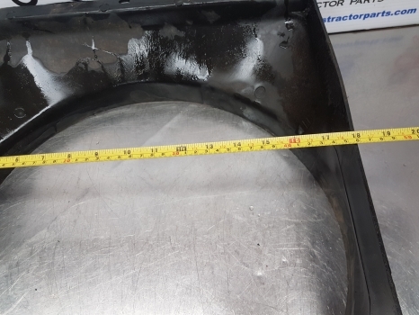 Ford 6710, 7710, 7600, 3600 Radiator Cowling E5nn8146ba, D7nn8146a - Radiatorius - Traktorius: foto 4 Ford 6710, 7710, 7600, 3600 Radiator Cowling E5nn8146ba, D7nn8146a - Radiatorius - Traktorius: foto 4