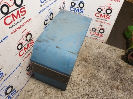 Ford 7810, 7910, 8210 Bonnet Cover Panel In Front Of The Cab D5nn9n128a - Kapotas - Traktorius: foto 2 Ford 7810, 7910, 8210 Bonnet Cover Panel In Front Of The Cab D5nn9n128a - Kapotas - Traktorius: foto 2
