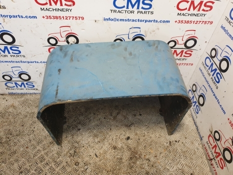 Ford 7810, 7910, 8210 Bonnet Cover Panel In Front Of The Cab D5nn9n128a - Kapotas - Traktorius: foto 1 Ford 7810, 7910, 8210 Bonnet Cover Panel In Front Of The Cab D5nn9n128a - Kapotas - Traktorius: foto 1