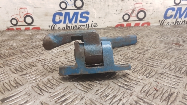 Ford 7910, 7810 Rear Axle Differential Lock Control Arm D4nn4n185a, 47547205 - Transmisija - Traktorius: foto 3 Ford 7910, 7810 Rear Axle Differential Lock Control Arm D4nn4n185a, 47547205 - Transmisija - Traktorius: foto 3