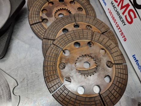 Ford 8430, 7840, 10, 600, 40, New Holland Ts Series, Brake Discs Kit E9nn2a097ba - Stabdžių diskai: foto 4 Ford 8430, 7840, 10, 600, 40, New Holland Ts Series, Brake Discs Kit E9nn2a097ba - Stabdžių diskai: foto 4