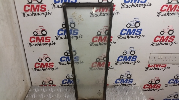 Ford New Holland Cab Low Panel Glass With Frame Rh 83931985 E2nn94000r68aa - Langas ir dalys - Traktorius: foto 3 Ford New Holland Cab Low Panel Glass With Frame Rh 83931985 E2nn94000r68aa - Langas ir dalys - Traktorius: foto 3