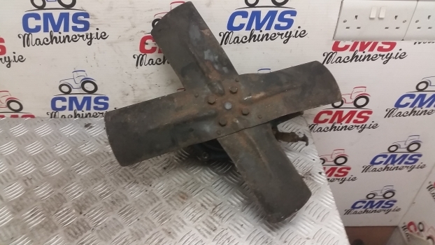 Ford Water Pump With Fan 82845215ds 82845215 87295277 84366457 - Aušinimo skysčio siurblys - Traktorius: foto 3 Ford Water Pump With Fan 82845215ds 82845215 87295277 84366457 - Aušinimo skysčio siurblys - Traktorius: foto 3