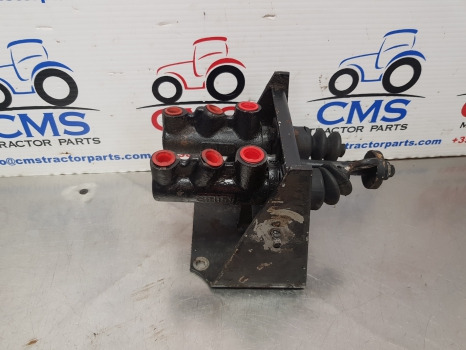 International Case 885 Xl, 85, Case 4200, Brake Master Cylinder 1287843c91 - Stabdžių cilindras - Žemės ūkio technika: foto 1 International Case 885 Xl, 85, Case 4200, Brake Master Cylinder 1287843c91 - Stabdžių cilindras - Žemės ūkio technika: foto 1