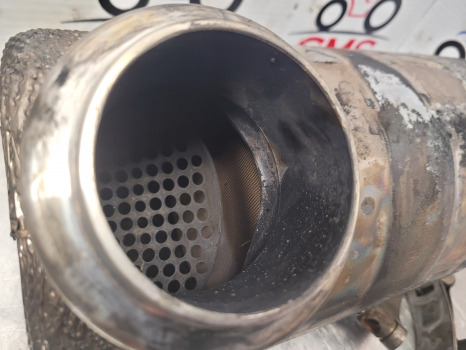 Jcb 542-70 Ag Catalytic Silencer 320/b6254 - Išmetimo sistema: foto 5 Jcb 542-70 Ag Catalytic Silencer 320/b6254 - Išmetimo sistema: foto 5