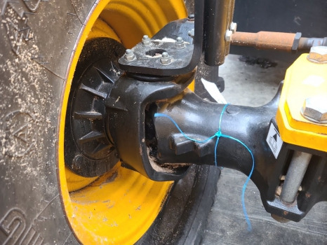 Jcb 542-70 Ag Sd70 Front Axle Hub Rhs Complete 453/23310, 453/23303 - Priekinė ašis: foto 2 Jcb 542-70 Ag Sd70 Front Axle Hub Rhs Complete 453/23310, 453/23303 - Priekinė ašis: foto 2
