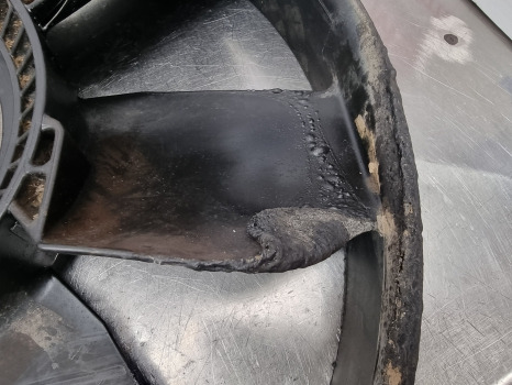 John Deere 6100, 6000 Series, Cooling Fan L79028 - Ventiliatorius: foto 3 John Deere 6100, 6000 Series, Cooling Fan L79028 - Ventiliatorius: foto 3