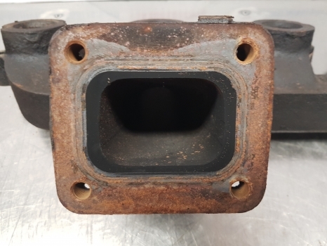 John Deere 6110 Exhaust Manifold R515588, R515588 - Išmetimo kolektorius - Traktorius: foto 3 John Deere 6110 Exhaust Manifold R515588, R515588 - Išmetimo kolektorius - Traktorius: foto 3