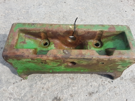 John Deere 6610, 6210, 6110, 6010, 6020, Main Weight Carrier Block 70kg L110165 - Atsvara: foto 1 John Deere 6610, 6210, 6110, 6010, 6020, Main Weight Carrier Block 70kg L110165 - Atsvara: foto 1