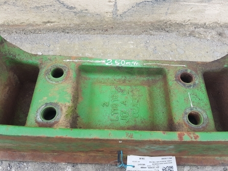 John Deere 6610, 6210, 6110, 6010, 6020, Main Weight Carrier Block 70kg L110165 - Atsvara: foto 3 John Deere 6610, 6210, 6110, 6010, 6020, Main Weight Carrier Block 70kg L110165 - Atsvara: foto 3