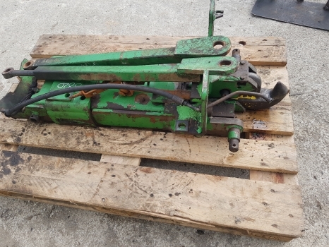 John Deere 6920, 6820, 6810, 6910 Pick Up Hitch Frame Al229594, Al220949 - Greita jungtis - Žemės ūkio technika: foto 1 John Deere 6920, 6820, 6810, 6910 Pick Up Hitch Frame Al229594, Al220949 - Greita jungtis - Žemės ūkio technika: foto 1