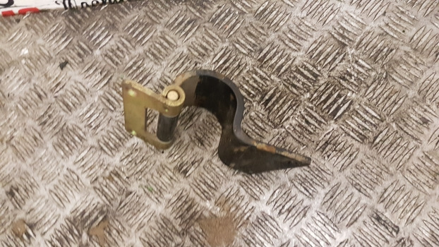 Landini Mythos Series 115 Cab Door Hinge 3554894m1, 3554895m1 - Durys ir dalys: foto 4 Landini Mythos Series 115 Cab Door Hinge 3554894m1, 3554895m1 - Durys ir dalys: foto 4