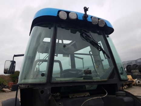 Landini Mythos Series Mythos 100, Mythos 105, Mythos 115 Cab Complete - Kabina - Traktorius: foto 4 Landini Mythos Series Mythos 100, Mythos 105, Mythos 115 Cab Complete - Kabina - Traktorius: foto 4