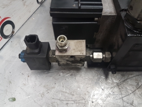 Manitou Mrt2540 Sauer Danfoss Valve Distributor 157f8824, 740703, 601475 - Hidraulinis vožtuvas - Teleskopinis krautuvas: foto 4 Manitou Mrt2540 Sauer Danfoss Valve Distributor 157f8824, 740703, 601475 - Hidraulinis vožtuvas - Teleskopinis krautuvas: foto 4