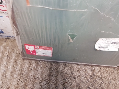 Massey Ferguson 200, 300, 600, Landini Cab Windshield 3301875m1, 3301875m3 - Langas ir dalys - Traktorius: foto 4 Massey Ferguson 200, 300, 600, Landini Cab Windshield 3301875m1, 3301875m3 - Langas ir dalys - Traktorius: foto 4