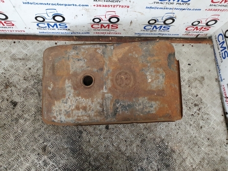 Massey Ferguson 20d, 20e, 30e, 30h, 40e Original Fuel Tank 1672762m91 - Degalų bakas - Traktorius: foto 2 Massey Ferguson 20d, 20e, 30e, 30h, 40e Original Fuel Tank 1672762m91 - Degalų bakas - Traktorius: foto 2