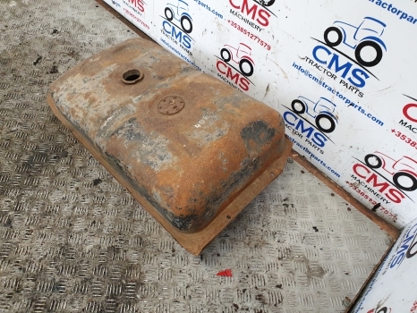 Massey Ferguson 20d, 20e, 30e, 30h, 40e Original Fuel Tank 1672762m91 - Degalų bakas - Traktorius: foto 4 Massey Ferguson 20d, 20e, 30e, 30h, 40e Original Fuel Tank 1672762m91 - Degalų bakas - Traktorius: foto 4