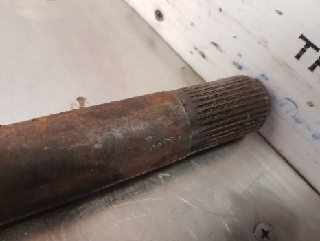 Massey Ferguson 2620, 2720, 2640, 2680 Pto Drive Shaft 36 Splines 3052679m2 - Pusašis - Traktorius: foto 3 Massey Ferguson 2620, 2720, 2640, 2680 Pto Drive Shaft 36 Splines 3052679m2 - Pusašis - Traktorius: foto 3
