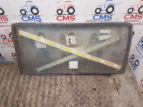 Massey Ferguson 300, 350, 375, 390, 398, 399 Cab Glass Rear Window 3477716m1 - Langas ir dalys - Traktorius: foto 2 Massey Ferguson 300, 350, 375, 390, 398, 399 Cab Glass Rear Window 3477716m1 - Langas ir dalys - Traktorius: foto 2