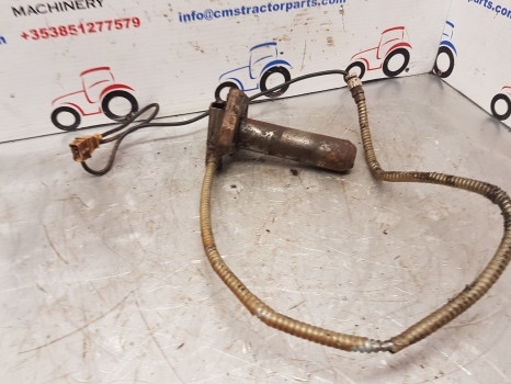 Massey Ferguson 3000, 5400, 6100, 6200, 6400 Ser 6160 Load Sensor Pin 3713763m1 - Jutiklis - Traktorius: foto 3 Massey Ferguson 3000, 5400, 6100, 6200, 6400 Ser 6160 Load Sensor Pin 3713763m1 - Jutiklis - Traktorius: foto 3