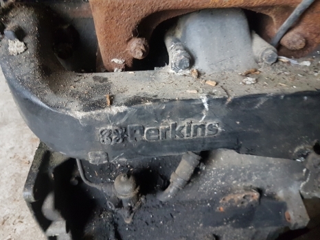 Massey Ferguson 4255, 4245, 3160, 6140, 6150 Engine Intake Manifold 3640983m91 - Įsiurbimo kolektorius - Traktorius: foto 5 Massey Ferguson 4255, 4245, 3160, 6140, 6150 Engine Intake Manifold 3640983m91 - Įsiurbimo kolektorius - Traktorius: foto 5