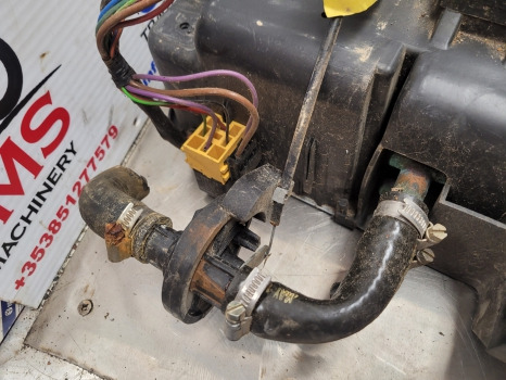 Massey Ferguson 4355, 4245, 4255, 4260, 4270 Cab Air Heater Unit 3807646m91 - Oro kondicionierius dalis: foto 5 Massey Ferguson 4355, 4245, 4255, 4260, 4270 Cab Air Heater Unit 3807646m91 - Oro kondicionierius dalis: foto 5